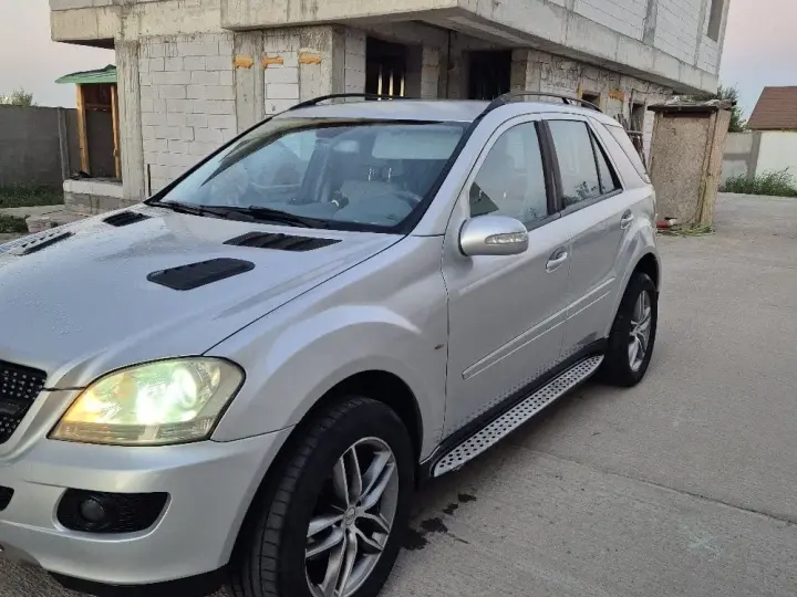 Mercedes-Benz ML W164