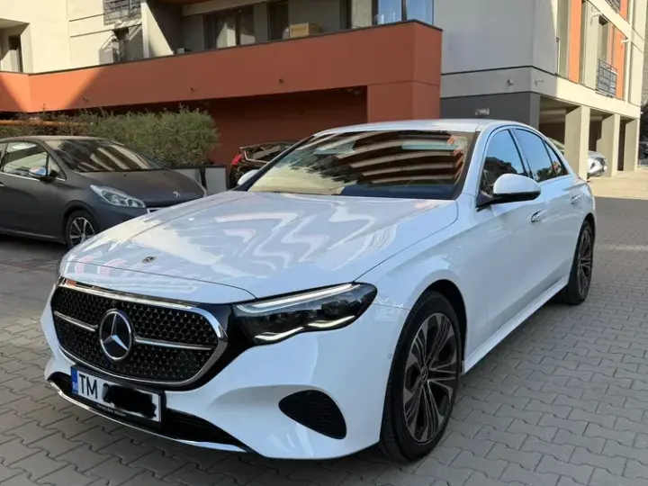Mercedes-Benz E W214 300 PHEV