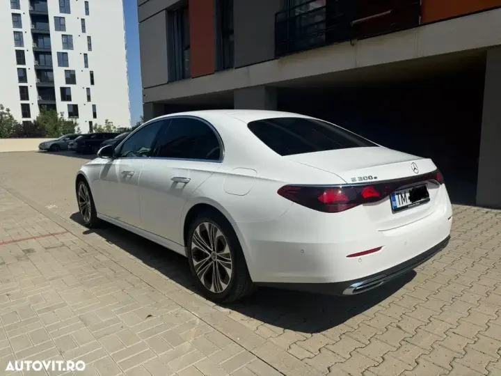 Mercedes-Benz E W214 300 PHEV