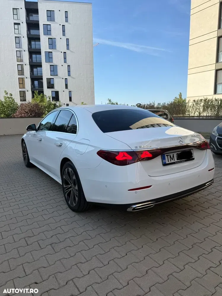 Mercedes-Benz E W214 300 PHEV — imagine 3