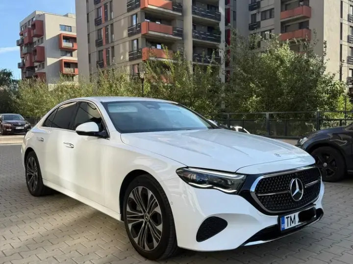 Mercedes-Benz E W214 300 PHEV