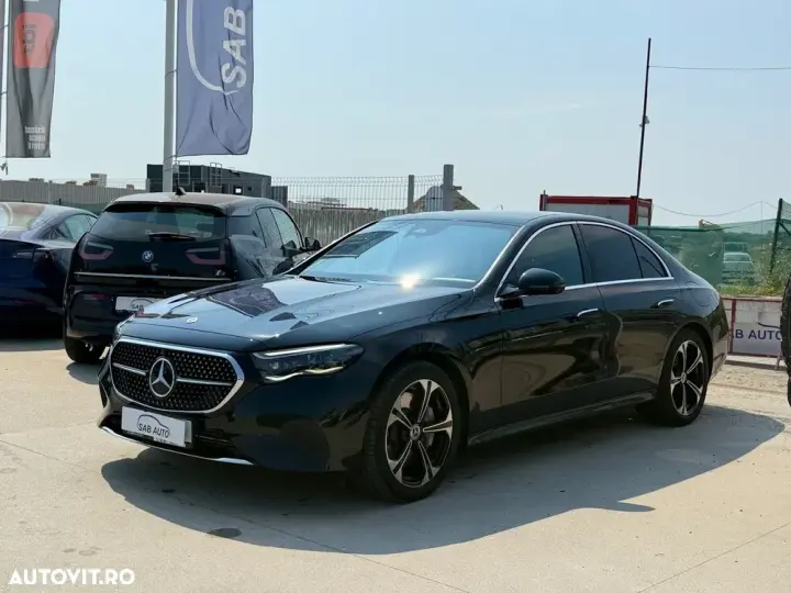 Mercedes-Benz E W214 400e 4Matic 9G-TRONIC