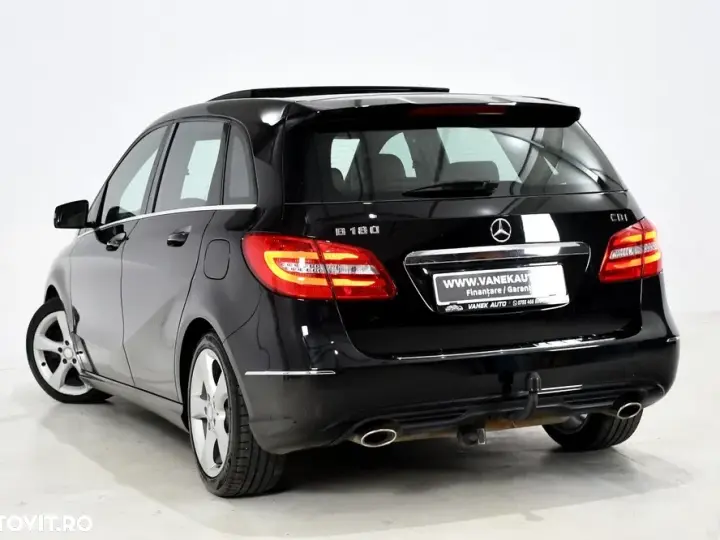 Mercedes-Benz B 180