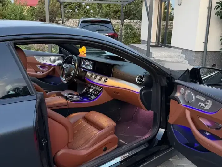Mercedes-Benz E W213 400 4MATIC