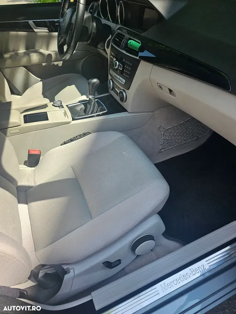 Mercedes-Benz C — imagine 3