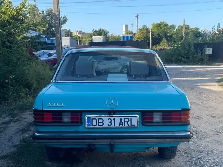 Mercedes-Benz W123