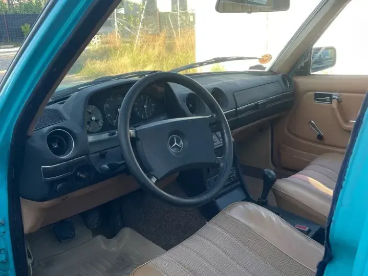 Mercedes-Benz W123