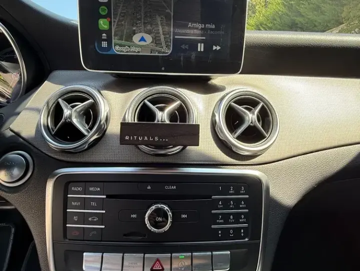 Mercedes-Benz GLA X156 250 7G-DCT