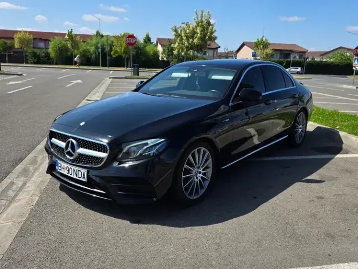 Mercedes-Benz E W213 220 d 9G-TRONIC AMG Line
