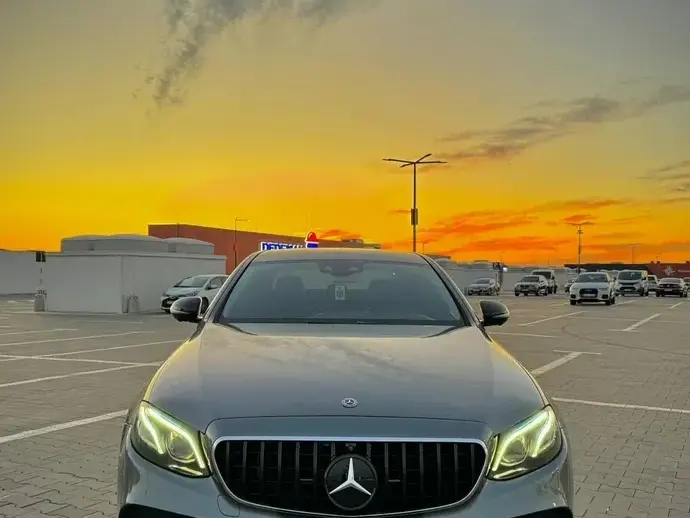 Mercedes-Benz E W213 220 d 4Matic 9G-TRONIC AMG Line