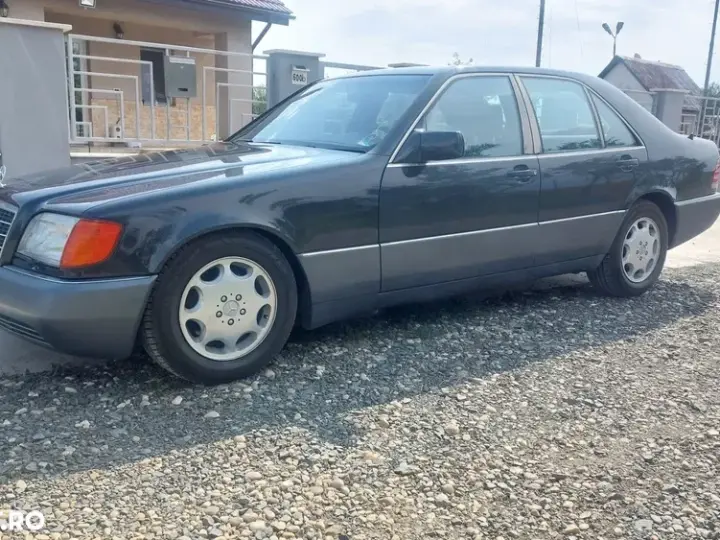 Mercedes-Benz S W140
