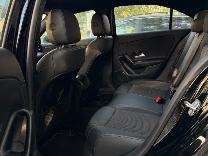 Mercedes-Benz A 180 W177/V177 MHEV 7G-DCT