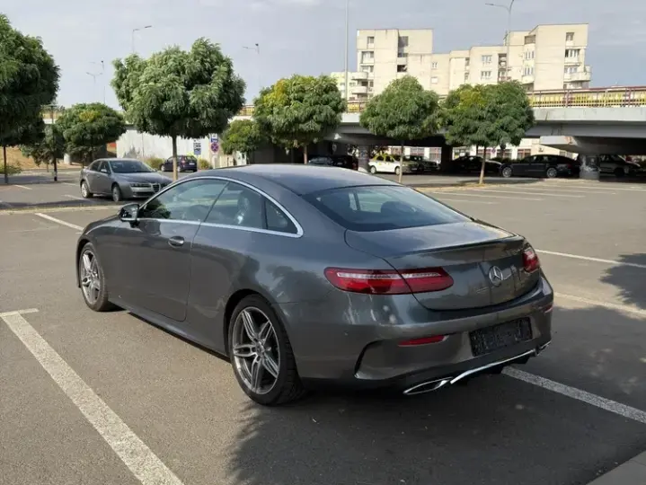 Mercedes-Benz E W213 220 d
