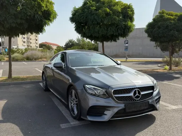 Mercedes-Benz E W213 220 d