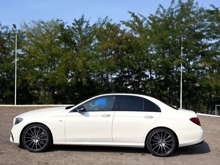 Mercedes-Benz E W214