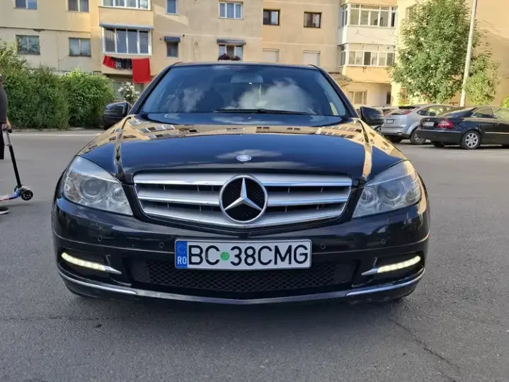 Mercedes-Benz C W204 200 CGI Automatik BlueEFFICIENCY Avantgarde