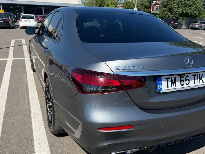 Mercedes-Benz E W213 300 de 4Matic 9G-TRONIC AMG Line