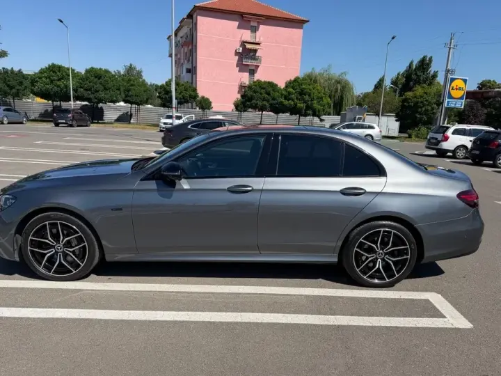 Mercedes-Benz E W213 300 de 4Matic 9G-TRONIC AMG Line