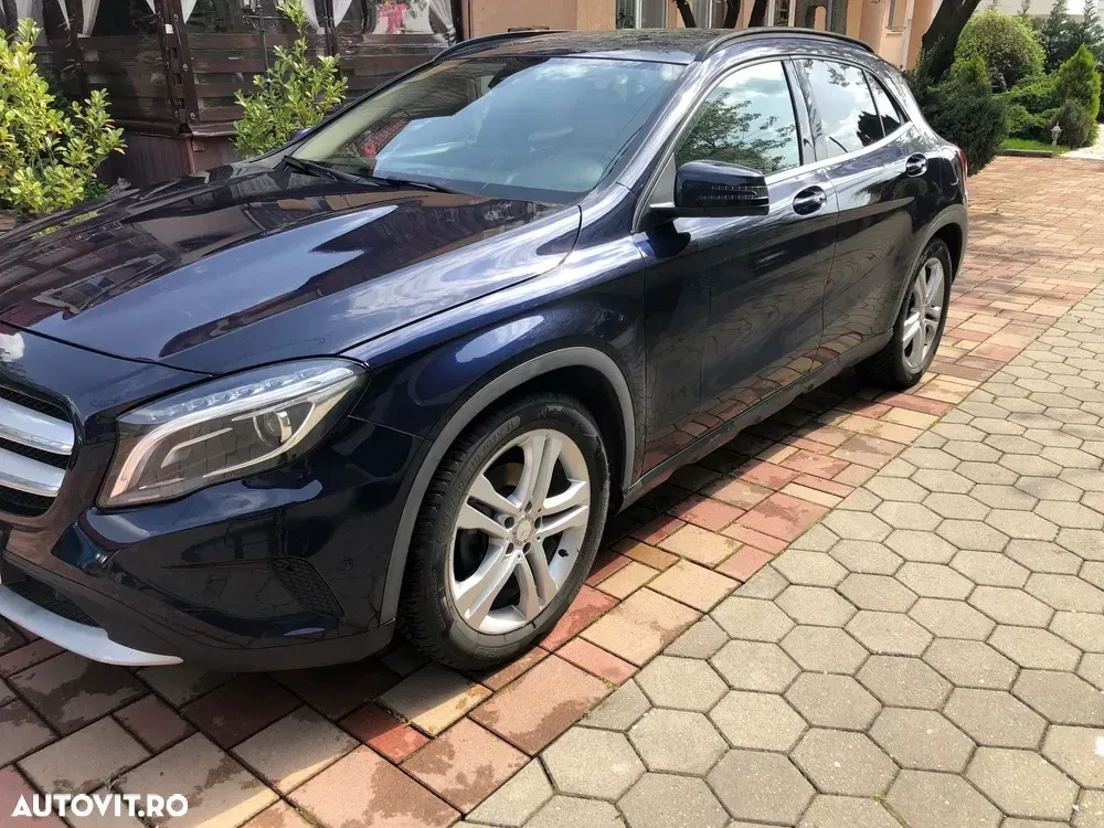 Mercedes-Benz GLA 220 d 4MATIC Aut. — imagine 3