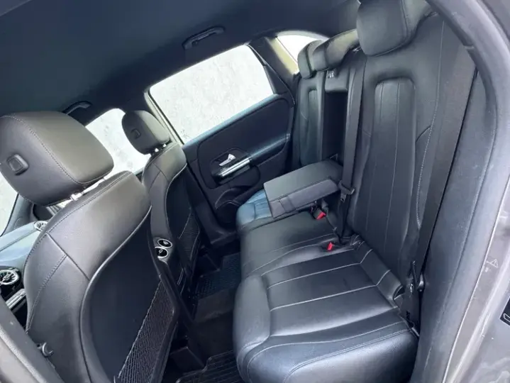 Mercedes-Benz B 180 W247