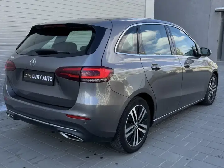 Mercedes-Benz B 180 W247