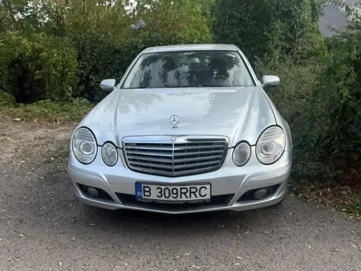 Mercedes-Benz E W211