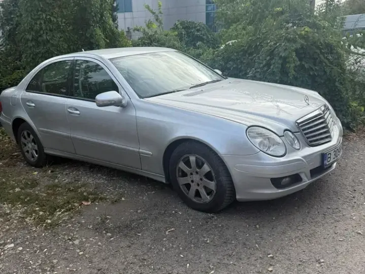 Mercedes-Benz E W211