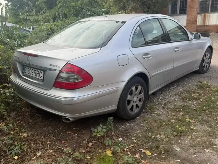 Mercedes-Benz E W211