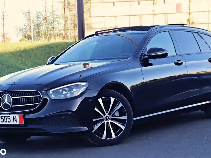 Mercedes-Benz E W213 300 9G-TRONIC Avantgarde