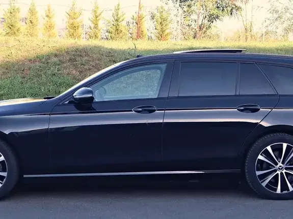 Mercedes-Benz E W213 300 9G-TRONIC Avantgarde