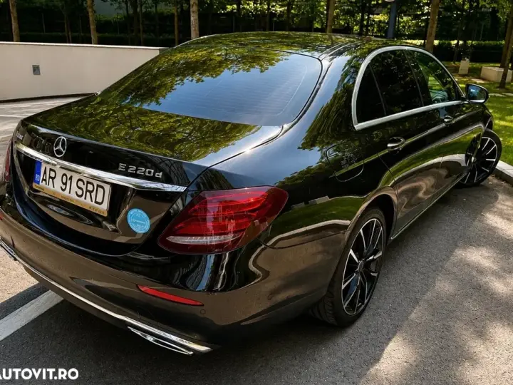Mercedes-Benz E W213 220 d 4MATIC Aut.