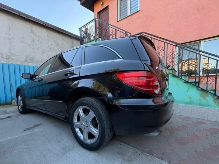 Mercedes-Benz R