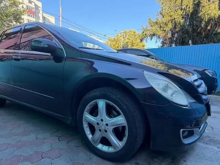 Mercedes-Benz R