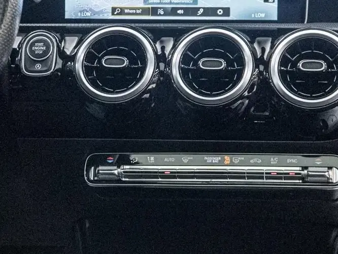 Mercedes-Benz A 200 W177/V177 7G-DCT AMG Line Advanced Plus