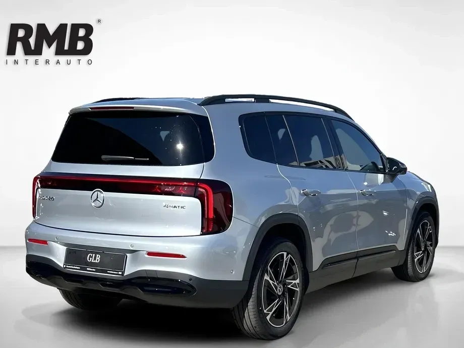 Mercedes-Benz GLB 220 4MATIC — imagine 5