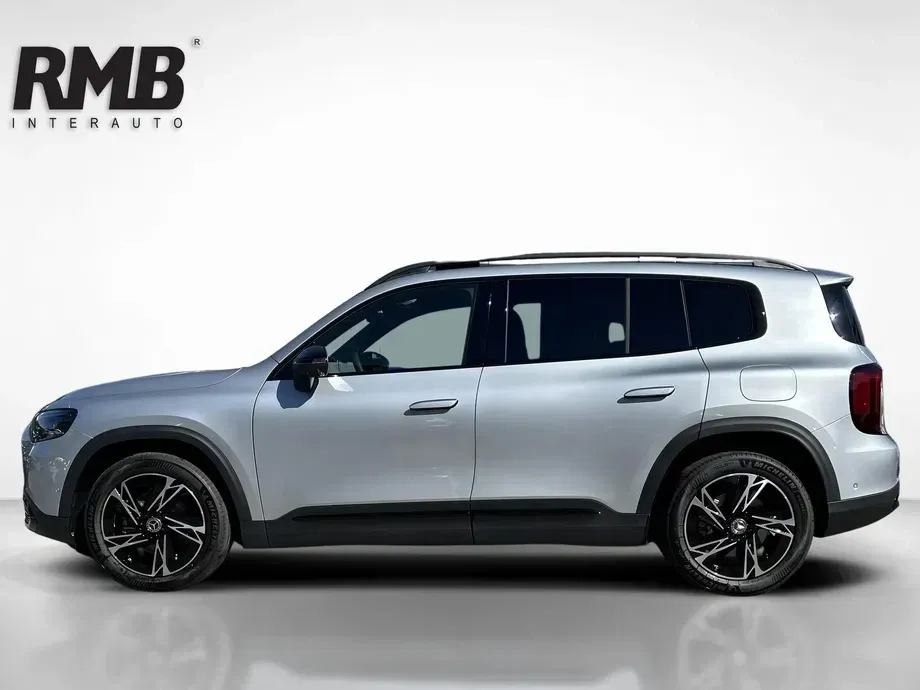 Mercedes-Benz GLB 220 4MATIC — imagine 2