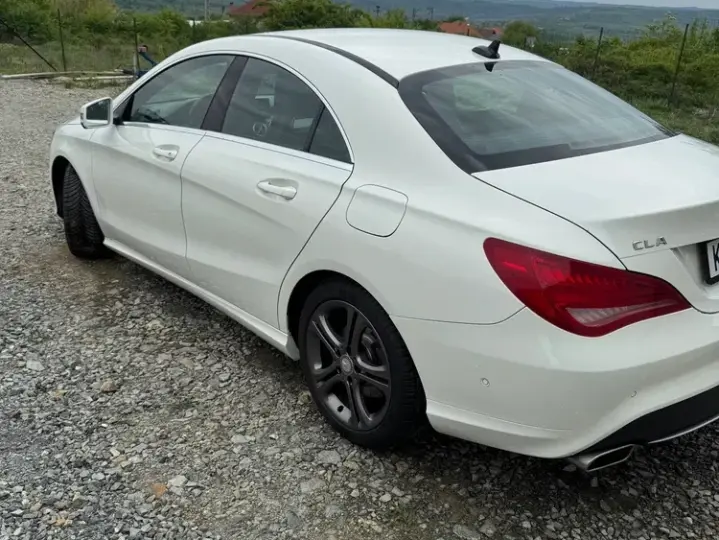 Mercedes-Benz CLA 180 C117