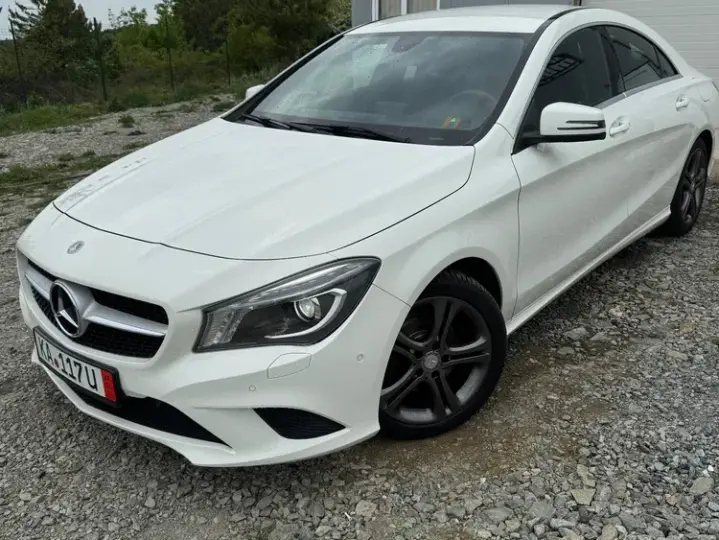 Mercedes-Benz CLA 180 C117