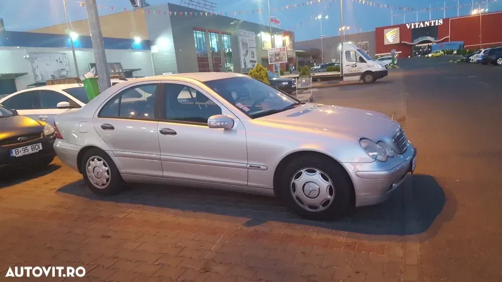 Mercedes-Benz C W203 200 CDI Classic — imagine 2