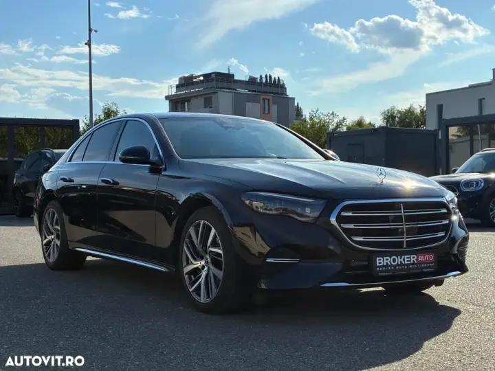 Mercedes-Benz E W214 300 4MATIC PHEV
