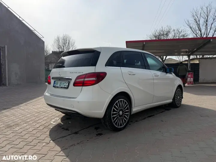 Mercedes-Benz B Electric Drive 250 e Style