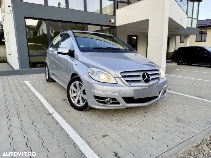 Mercedes-Benz B 200