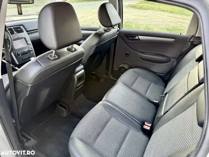 Mercedes-Benz B 200