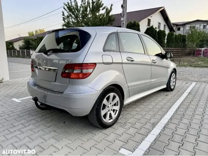 Mercedes-Benz B 200