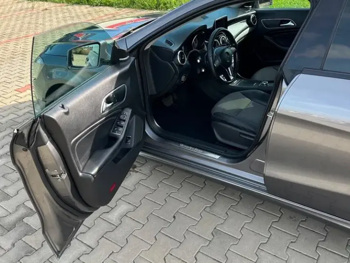 Mercedes-Benz CLA 220 C117