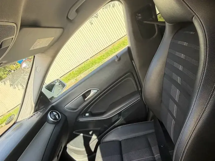 Mercedes-Benz CLA 200 C117