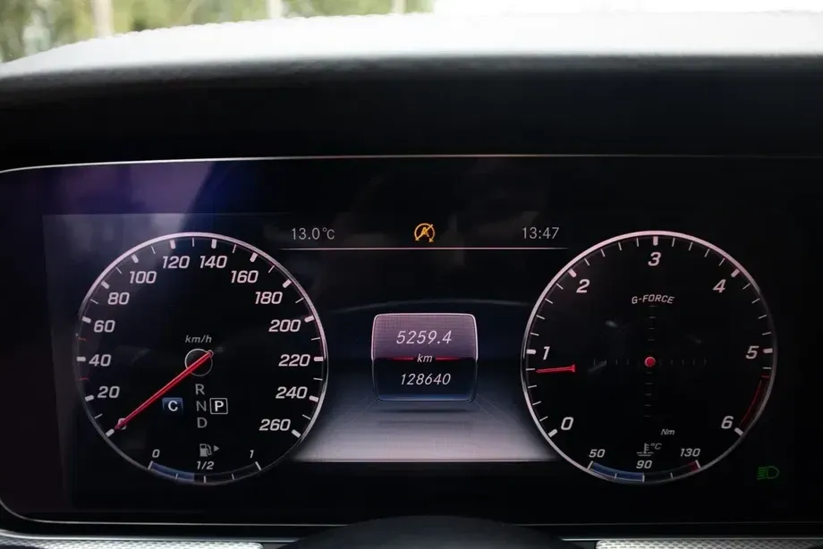 Mercedes-Benz E W213 220 d 9G-TRONIC AMG Line — imagine 3