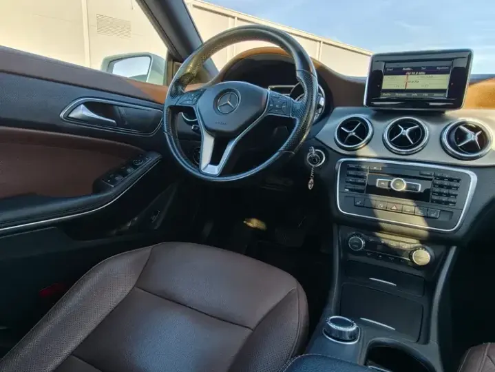 Mercedes-Benz CLA 200 C117
