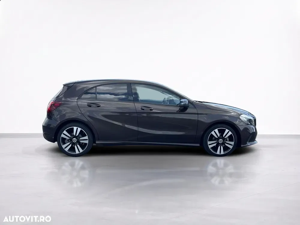 Mercedes-Benz A 180 d 7G-DCT Urban — imagine 6