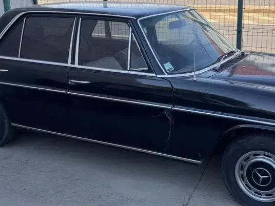Mercedes-Benz W114